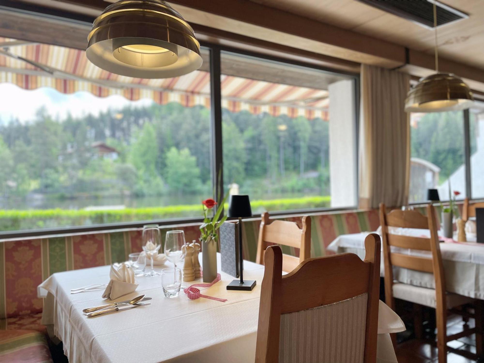 Hotel Am Wolfgrubenersee ソプラボルツァーノ エクステリア 写真