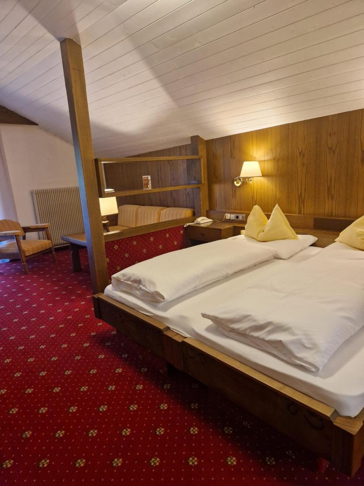 Hotel Am Wolfgrubenersee ソプラボルツァーノ エクステリア 写真