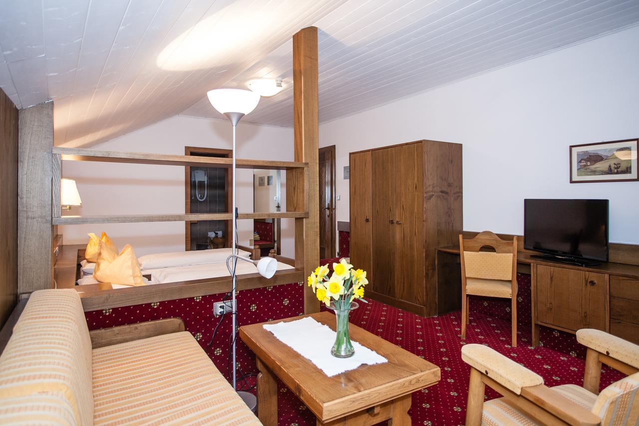 Hotel Am Wolfgrubenersee ソプラボルツァーノ エクステリア 写真
