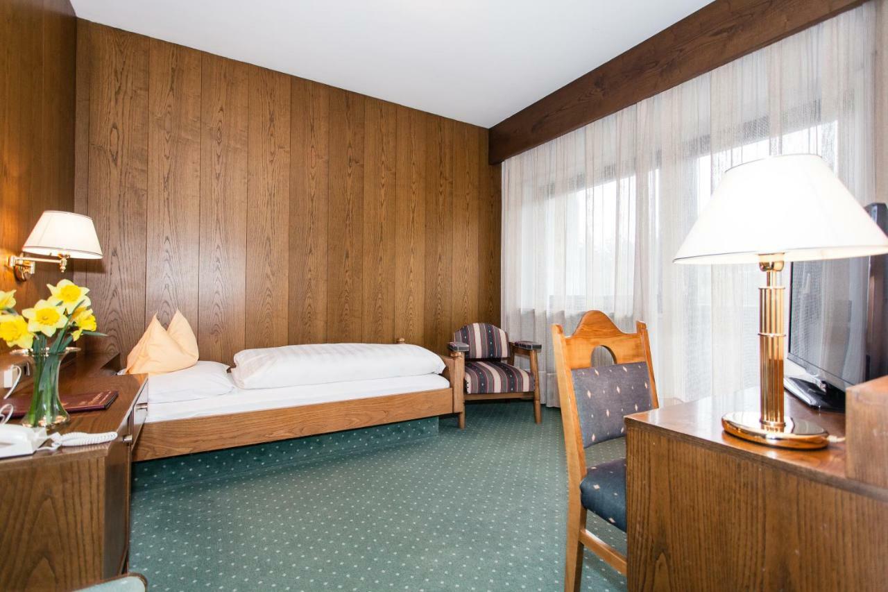 Hotel Am Wolfgrubenersee ソプラボルツァーノ エクステリア 写真