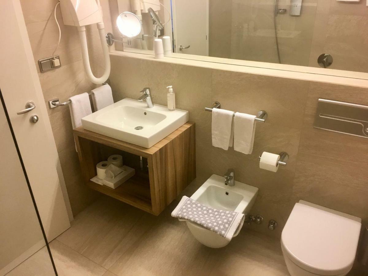 Hotel Am Wolfgrubenersee ソプラボルツァーノ エクステリア 写真