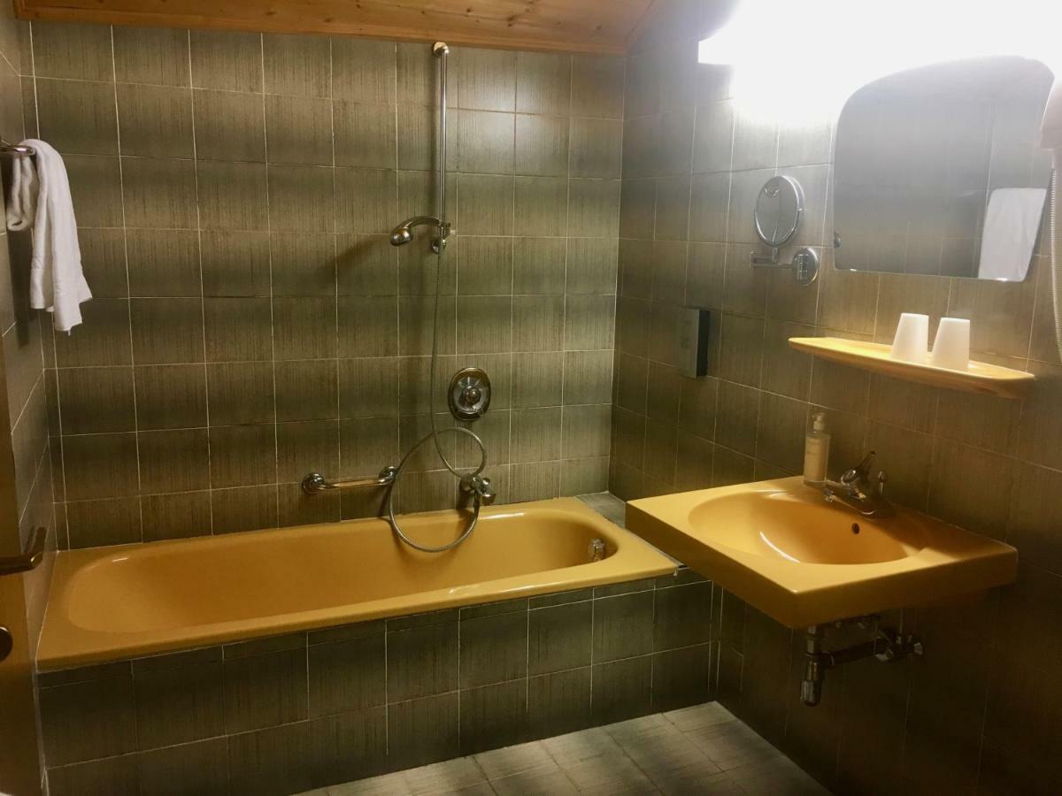 Hotel Am Wolfgrubenersee ソプラボルツァーノ エクステリア 写真