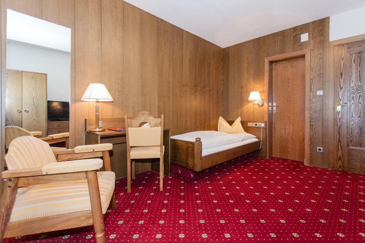 Hotel Am Wolfgrubenersee ソプラボルツァーノ エクステリア 写真